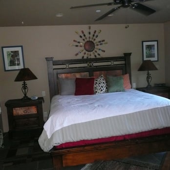 Cozy Cactus - The Vortex room big comfy bed! :) - Hotels Near Me - Sedona, Arizona Cozy Cactus - The Vortex room big comfy bed! :) - Hotels Near Me - Sedona, Arizona