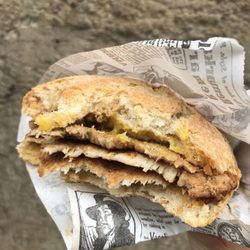 Bifanaria - Bifana, added mustard (2€)