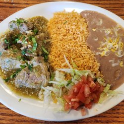 Sabores - Chile Verde, rice, refried beans