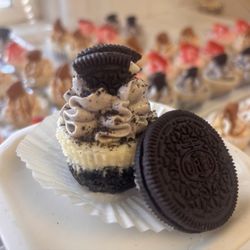 Oreo Cheesecake w/Oreo Cream Cheese Frosting