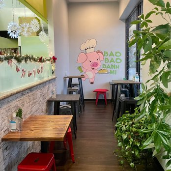 Bao Bao Banh Mi - One of two dining areas. This one is off to the side, providing more privacy. - Vietnamese Near Me - Houston, Texas