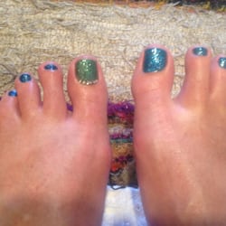 Lillians Sun and Nails - Fabulous toes, courtesy of Lillian!!