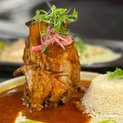 La Media Luna - Pork shank