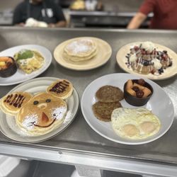 Flips Pancake House - Bettendorf - Mickey mouse Pancake