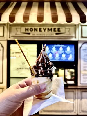 Honeymee Wilshire by null