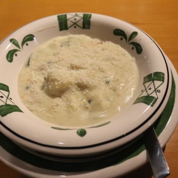 Olive Garden - Sopa de pollo y gnochi - Italian Near Me - Ciudad de México, DIF Olive Garden - Sopa de pollo y gnochi - Italian Near Me - Ciudad de México, DIF