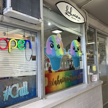 Lahaina Shave Ice - You literally stand in the exit of a parking garage to order so pay attention to your surroundings. - Desserts Near Me - Honolulu, Hawaii Lahaina Shave Ice - You literally stand in the exit of a parking garage to order so pay attention to your surroundings. - Desserts Near Me - Honolulu, Hawaii