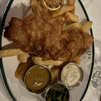 Dingles Public House - Fish & Chips - Gastropubs Near Me - San Francisco, California