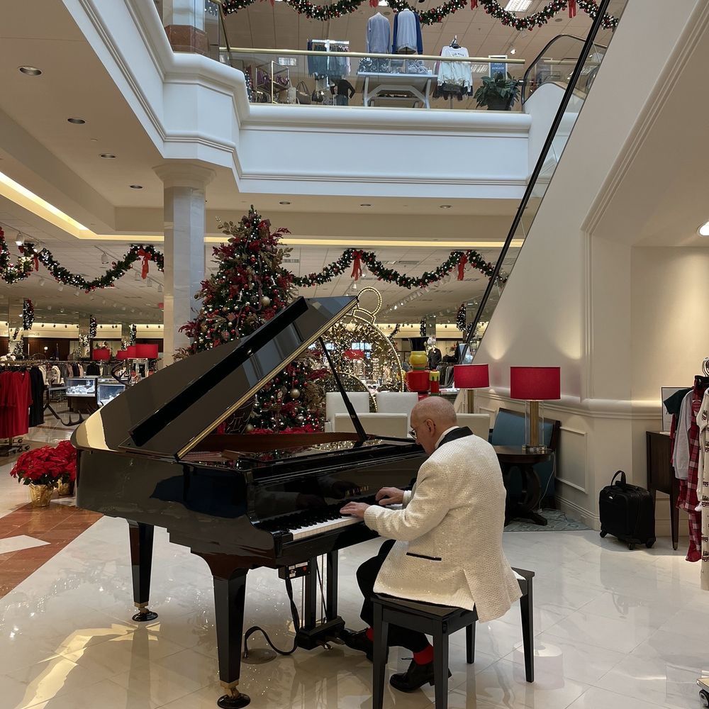 Rosedale Center - Piano player - Shopping Centers Near Me - Roseville, Minnesota Rosedale Center - Piano player - Shopping Centers Near Me - Roseville, Minnesota