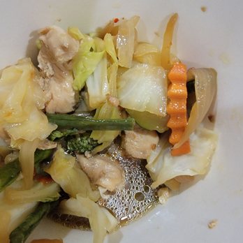 Naung Mai Thai Kitchen - Not sure what chicken this is, maybe basil chicken but were is basil??? - Thai Near Me - Hilo, Hawaii Naung Mai Thai Kitchen - Not sure what chicken this is, maybe basil chicken but were is basil??? - Thai Near Me - Hilo, Hawaii