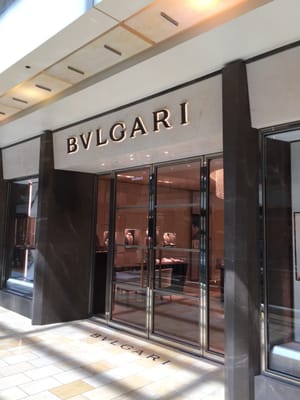 BVLGARI by null