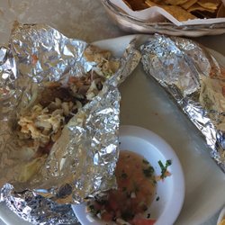 El Nopal Mexican Restaurant - Smelly Tilapia in my tacos, took them out & replaced with chicken from my nachos