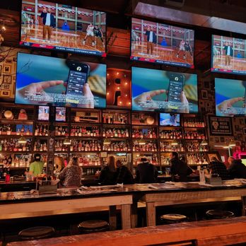 Earl's - The bar - American Near Me - Winston-Salem, North Carolina Earl's - The bar - American Near Me - Winston-Salem, North Carolina