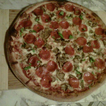 Armandos Pizza - Mushroom and pepperoni pie with fresh basil! - Pizza Near Me - Brooklyn, New York Armandos Pizza - Mushroom and pepperoni pie with fresh basil! - Pizza Near Me - Brooklyn, New York