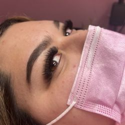 Lashed & Polished - And this is what's in their page shown as volume lashes