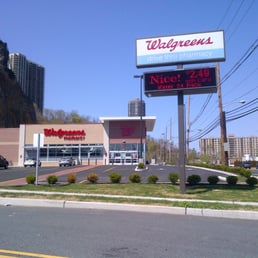 River Road Walgreens! River Road Walgreens!