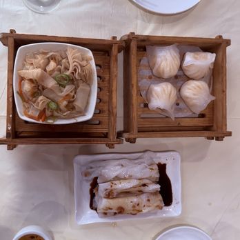 Canton Palace Chinese Restaurant - Tripe, shrimp dumpling, dried shrimp rice rolls - all good - Dim Sum Near Me - Somerville, New Jersey Canton Palace Chinese Restaurant - Tripe, shrimp dumpling, dried shrimp rice rolls - all good - Dim Sum Near Me - Somerville, New Jersey