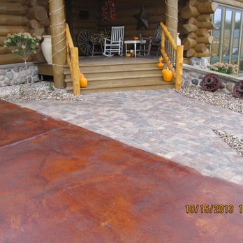 Lang Landscape - the front of a log home - Snow Removal Near Me - Black Creek, Wisconsin