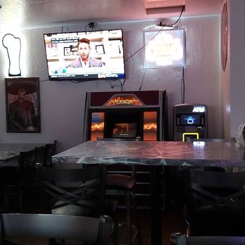 Rookies - Tables by door - Food Delivery Services Near Me - Sierra Vista, Arizona Rookies - Tables by door - Food Delivery Services Near Me - Sierra Vista, Arizona