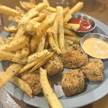 1010 Wine and Events - Salmon Bites + Fries - Wine Bars Near Me - Inglewood, California 1010 Wine and Events - Salmon Bites + Fries - Wine Bars Near Me - Inglewood, California