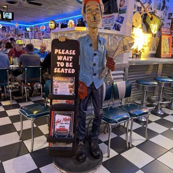 Hot Rods 50's Diner - American Near Me - Alcoa, Tennessee