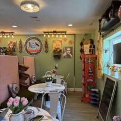 JOS Fifteen Coffee, Ice Cream, Bakery, and Sweets - Inside
