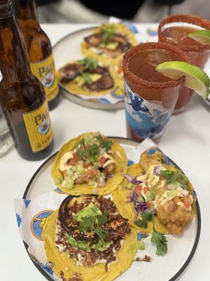 Mariscos El Submarino by null