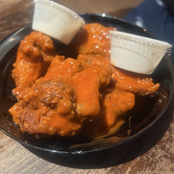 IZKINA - Wings & Fries - Lounges Near Me - Dallas, Texas IZKINA - Wings & Fries - Lounges Near Me - Dallas, Texas
