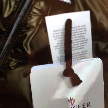 Moncler - Women's Clothing Near Me - Paris, 75 Moncler - Women's Clothing Near Me - Paris, 75