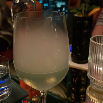 Nubeluz - Floral Cloud - Cocktail Bars Near Me - New York, New York