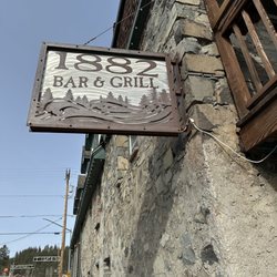 River Street Inn - Bar and Grill under our room