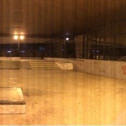 葵順街遊樂場 - 起個咁既場，最岩搞band show，搞多d陽氣啦
