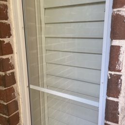 Front door window looks nice and clean. Front door window looks nice and clean.