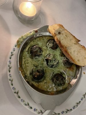 Tonti's Cocktail Bar & Bistro by null