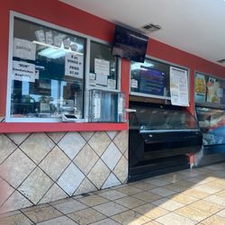Poppa's Seafood & Deli - Order window !