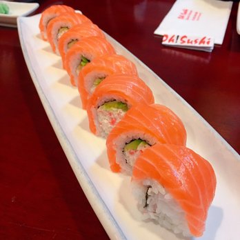 Oh! Sushi - Alaskan roll.. loveeee the salmon on top! Cali roll inside~ - Japanese Near Me - Oxnard, California