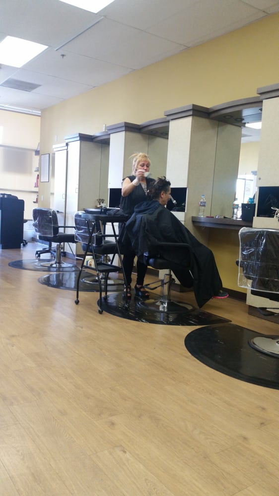 Nahid Hair Stylist Logo
