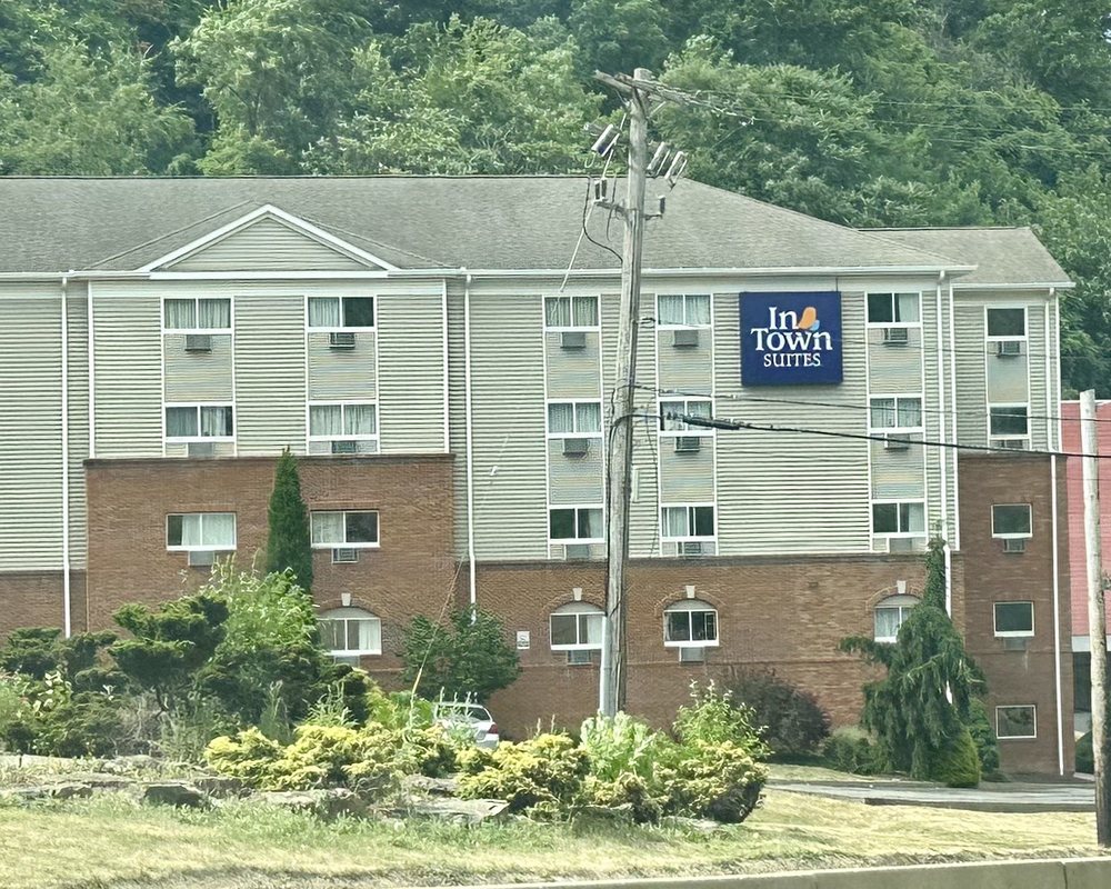 INTOWN SUITES Updated August 2025 16 Reviews 4595 McKnight Rd