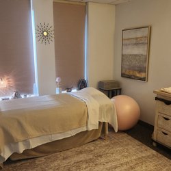 Healing House Energy Spa - Our Massage Therapist has beautifully decorated her room.