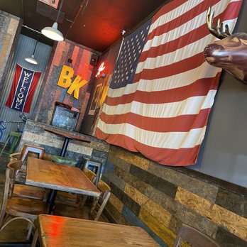 Dutch's Brewhouse - Breweries Near Me - Long Beach, California