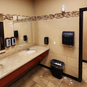Good 2 Go - Women's Restroom - Gas Stations Near Me - Kingman, Arizona