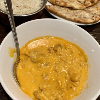 Indiaas Restaurant Shahjahan - Chicken Korma and onion naan. - Indian Near Me - Amsterdam, New Hampshire Indiaas Restaurant Shahjahan - Chicken Korma and onion naan. - Indian Near Me - Amsterdam, New Hampshire