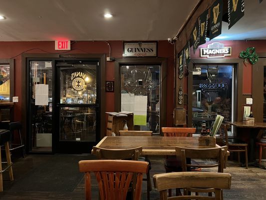 Nana's Irish Pub by null
