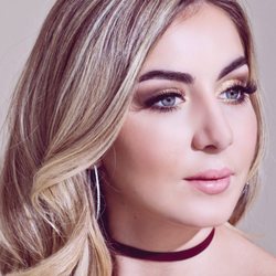 Bombshell Artistry
