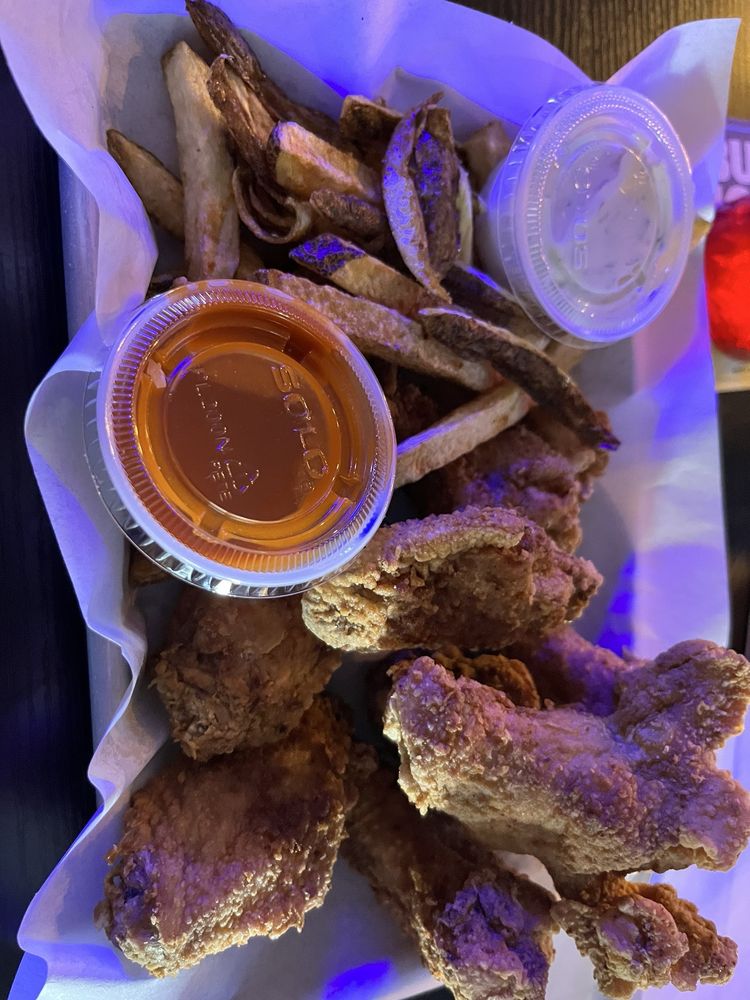 Off the Clock Sports Bar and Lounge