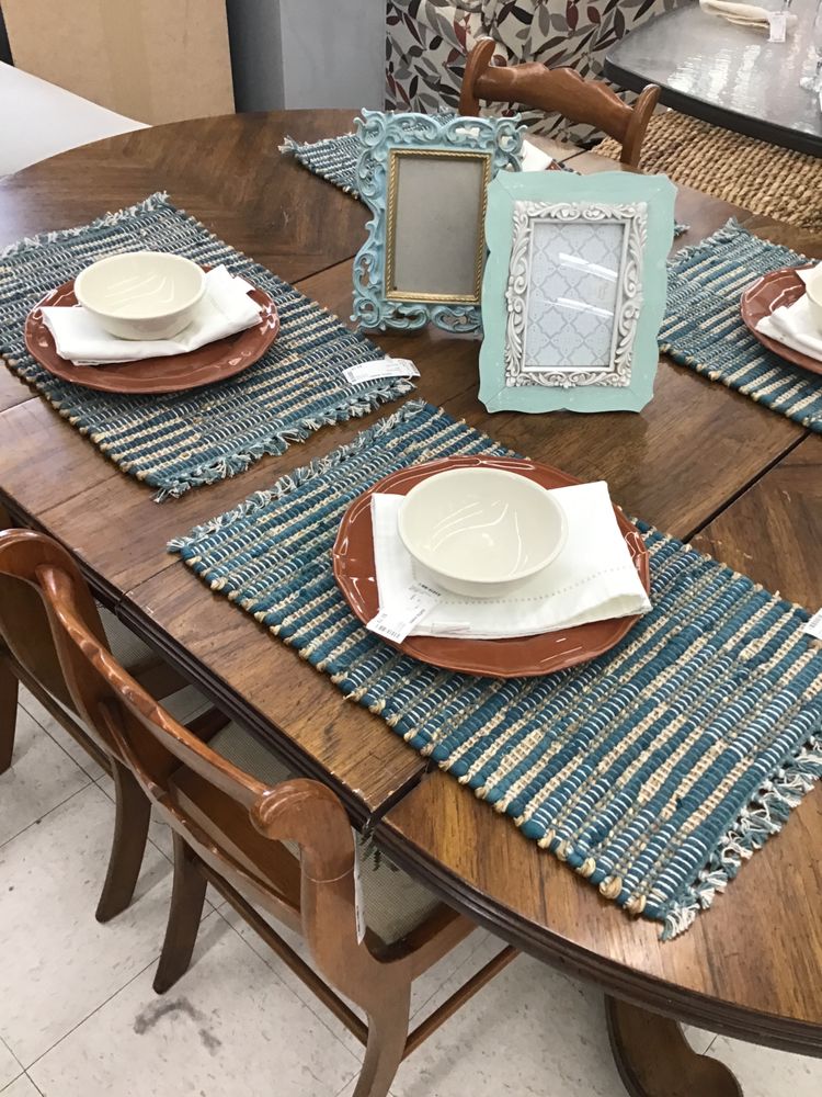 STUFF ETC Updated August 2024 17 Photos & 20 Reviews 906 E 1st St