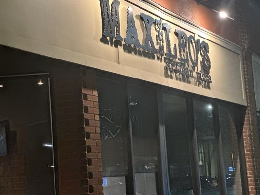 Max and Leo's Pizza Newton by null