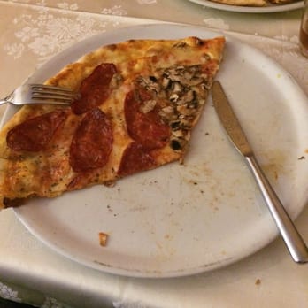 La Piccola Perla - Quatro Staggione - Pizza Near Me - Prague, Puerto Rico