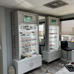 Robert D Sacks, MD - California Eye Medical Center - Remodeled office and great selection of frames