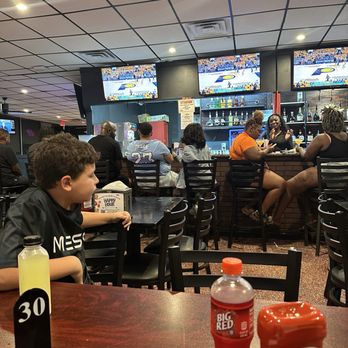 The Wing Boss - Dining area - Chicken Wings Near Me - Houston, Texas The Wing Boss - Dining area - Chicken Wings Near Me - Houston, Texas